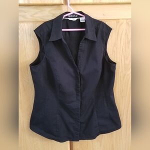 Riders sleeveless collared top